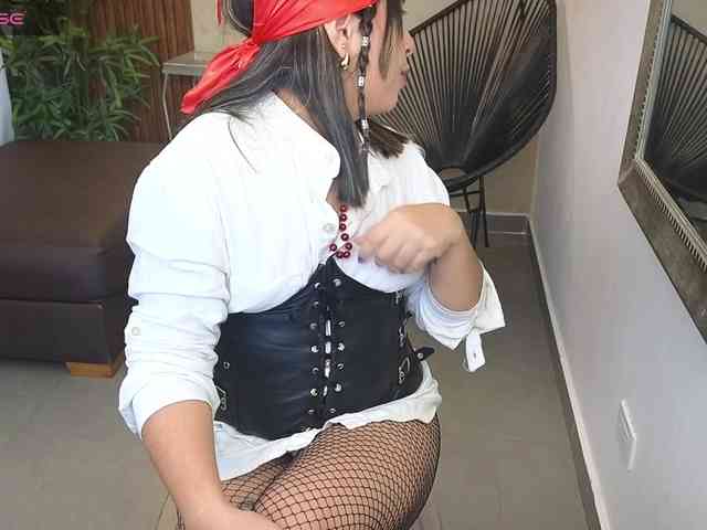 Sharlotte-Milk webcam