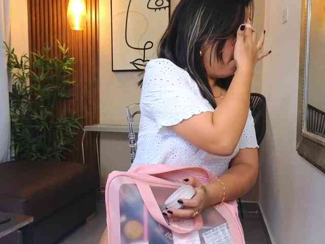 Sharlotte-Milk webcam