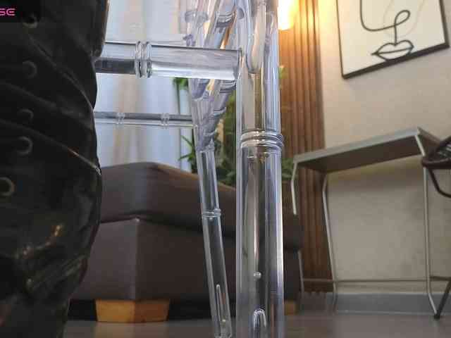 Sharlotte-Milk webcam