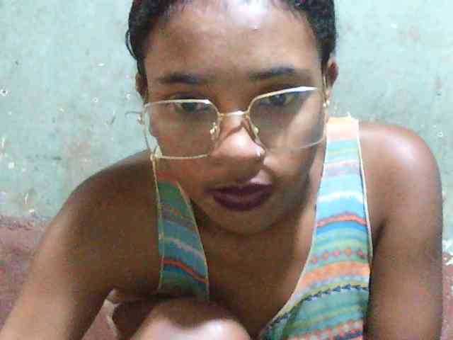 TriciaBella webcam