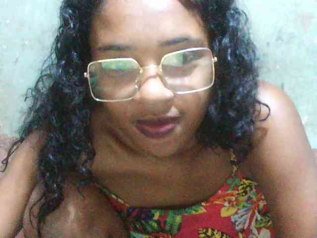 TriciaBella webcam