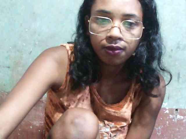 TriciaBella webcam