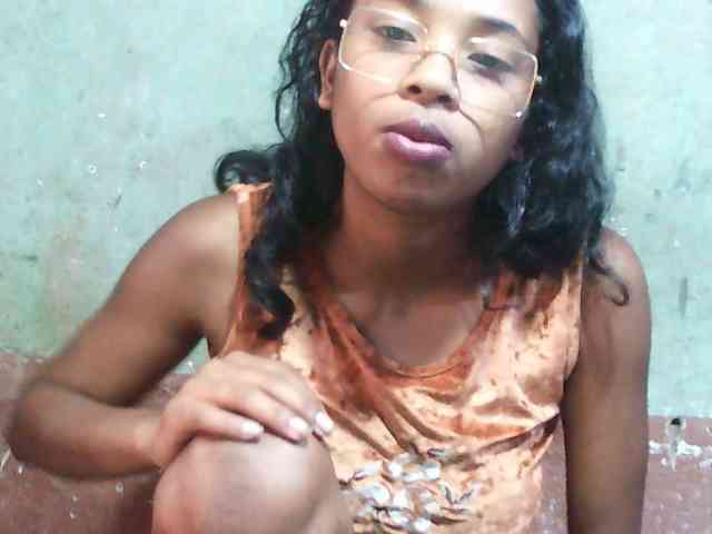 TriciaBella webcam