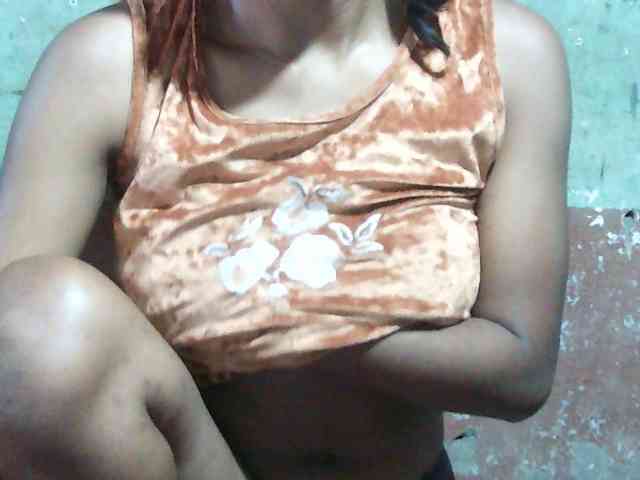 TriciaBella webcam