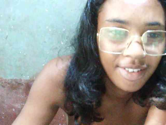 TriciaBella webcam