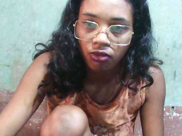 TriciaBella webcam