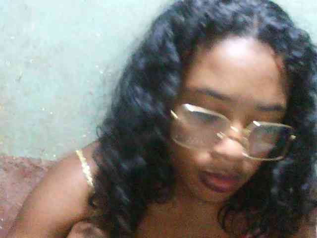 TriciaBella webcam