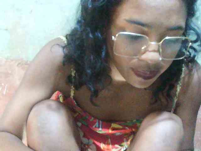 TriciaBella webcam