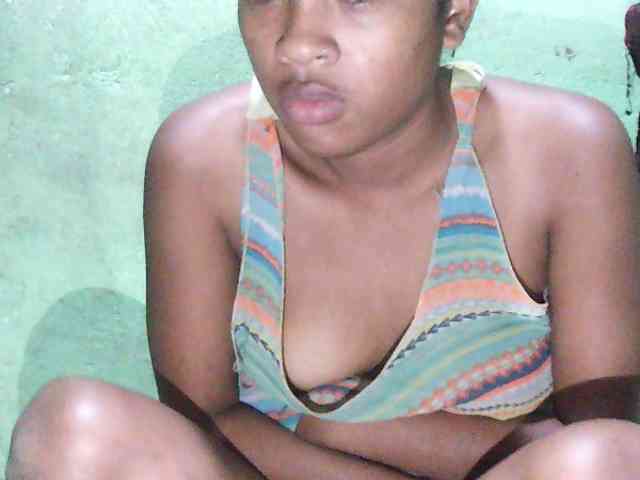 TriciaBella webcam