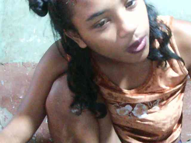 TriciaBella webcam