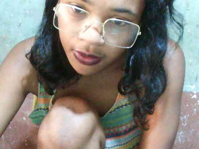 TriciaBella webcam