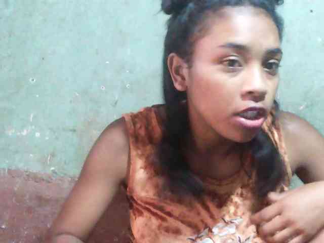 TriciaBella webcam