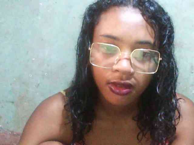 TriciaBella webcam