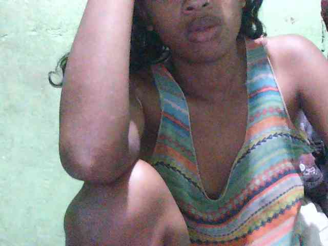 TriciaBella webcam