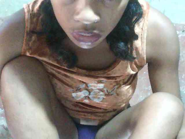 TriciaBella webcam