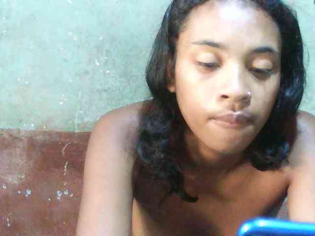 TriciaBella webcam