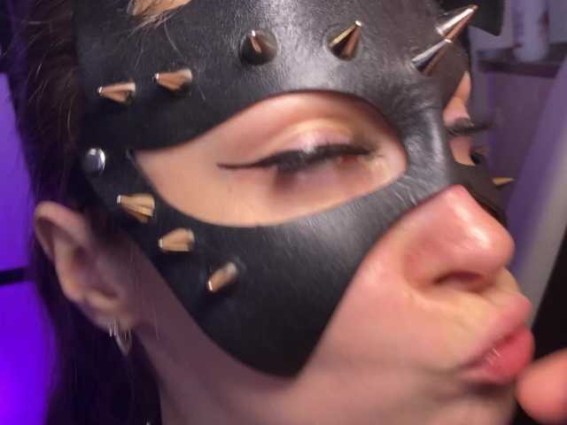 Accedi alla chat con il nickname cutemilana_sw cutemilana_sw