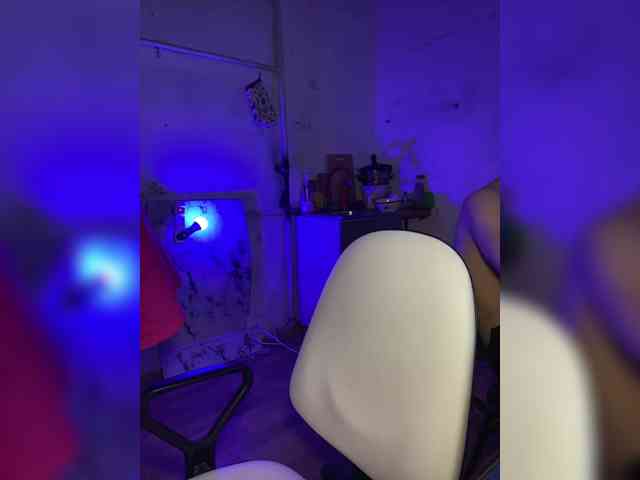 cutemilana_sw webcam