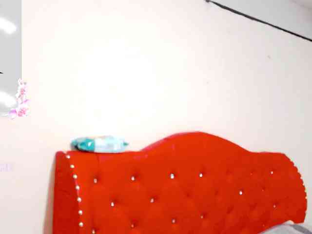 sexyjhoan81 webcam