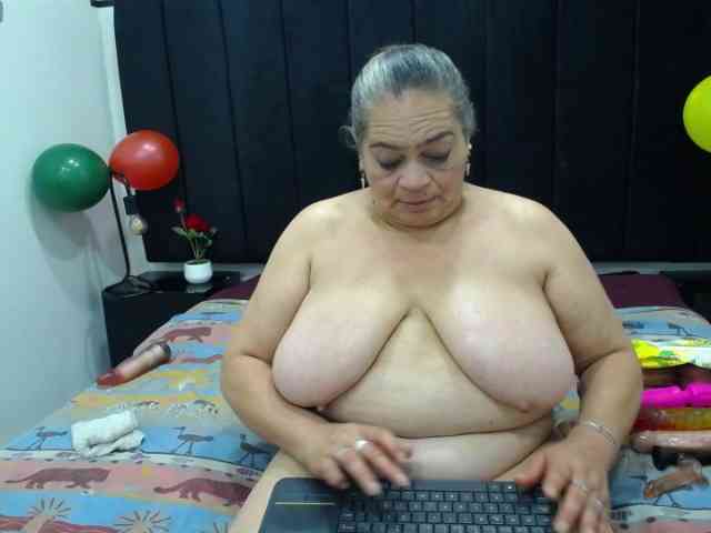 QueenMatturex webcam