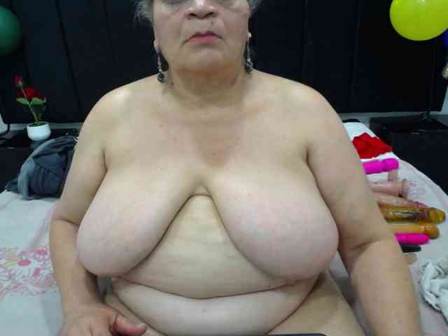 QueenMatturex webcam