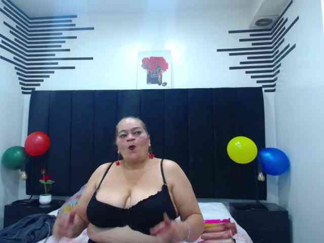 QueenMatturex webcam