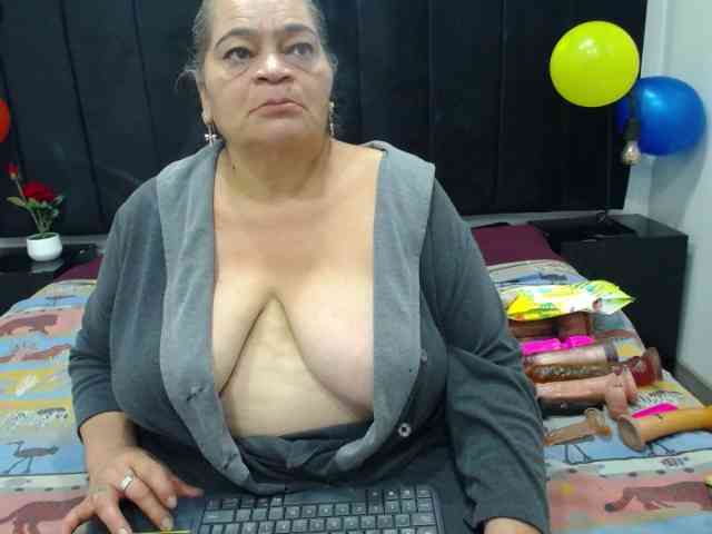 QueenMatturex webcam