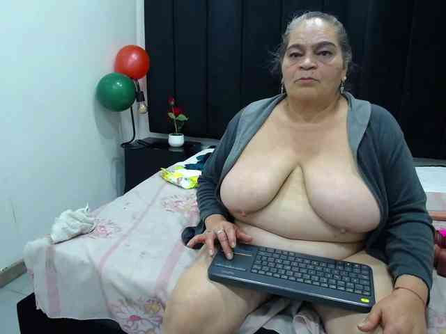 QueenMatturex webcam