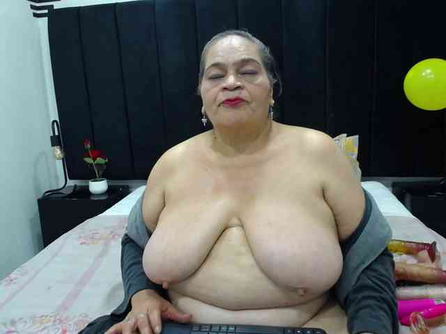 QueenMatturex webcam