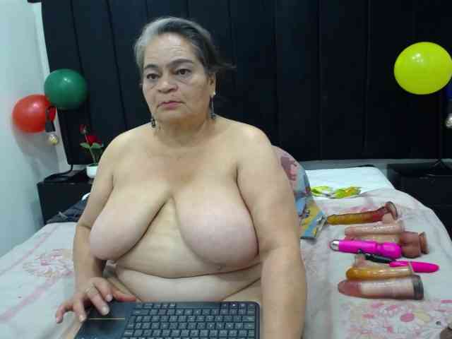 QueenMatturex webcam