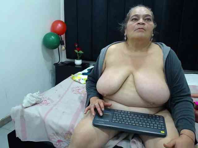 QueenMatturex webcam