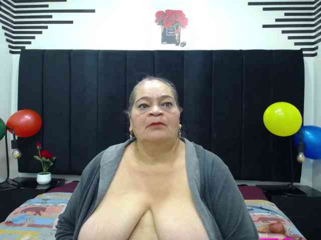 QueenMatturex webcam