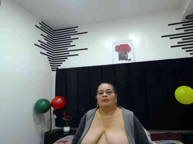 QueenMatturex webcam