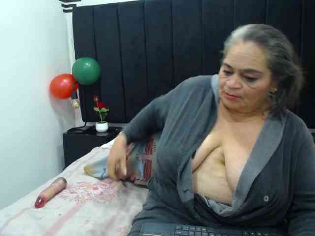 QueenMatturex webcam