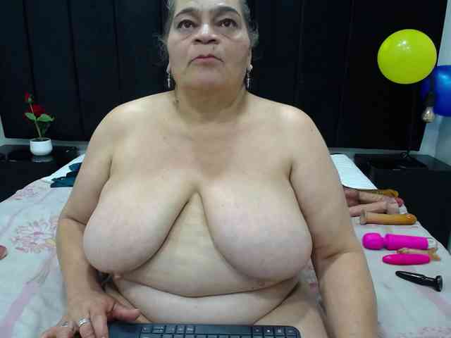 QueenMatturex webcam