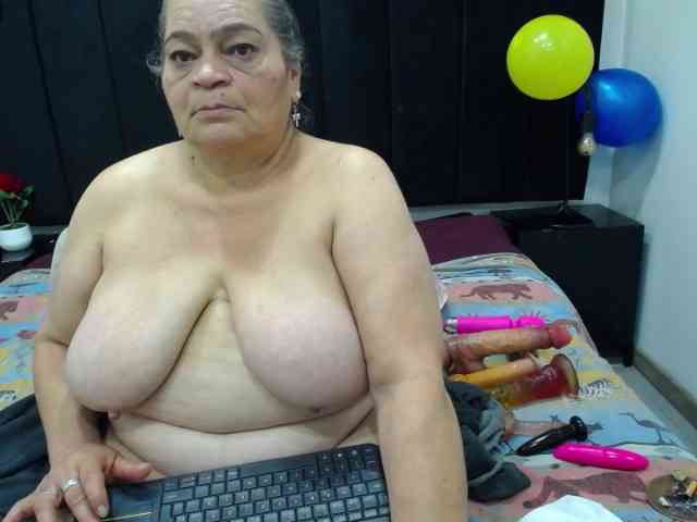 QueenMatturex webcam