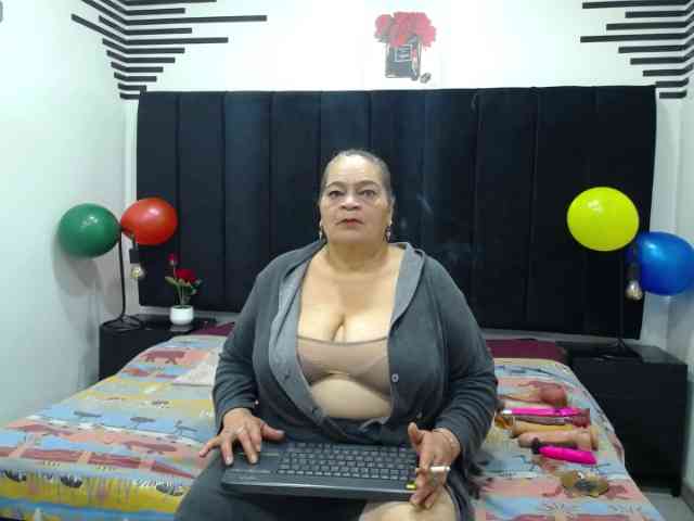 QueenMatturex webcam