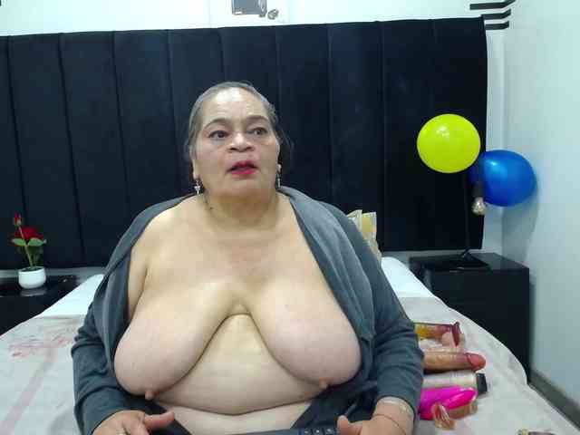 QueenMatturex webcam