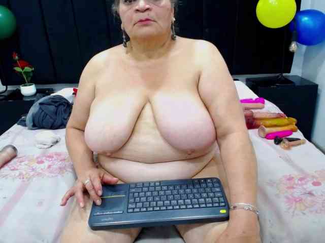 QueenMatturex webcam