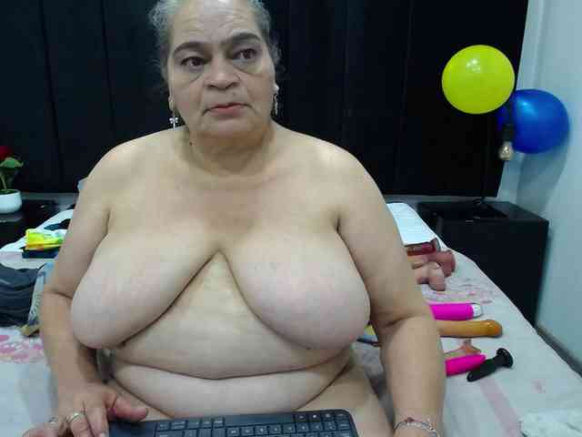 QueenMatturex webcam