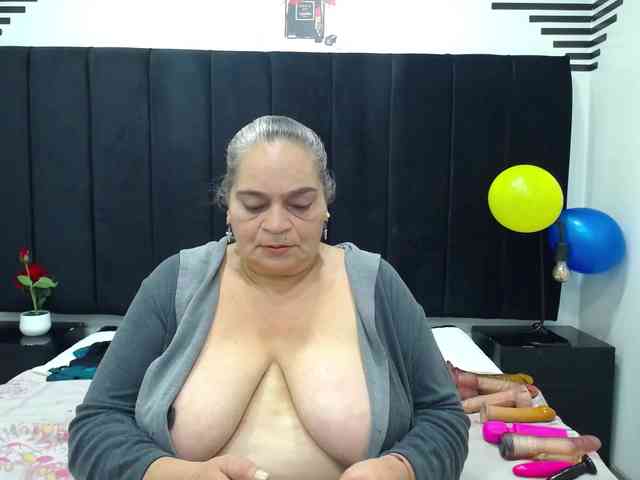 QueenMatturex webcam
