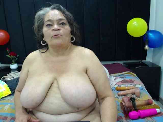 QueenMatturex webcam