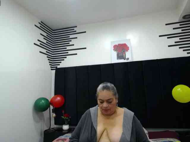 QueenMatturex webcam