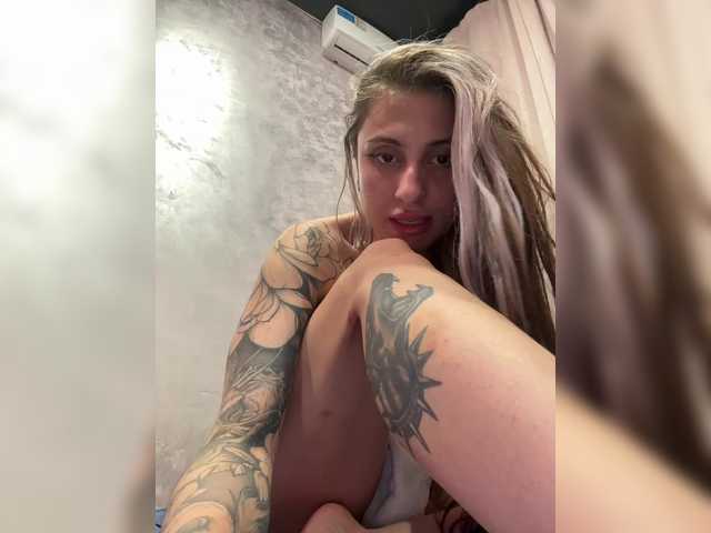 CamillaSweetty webcam