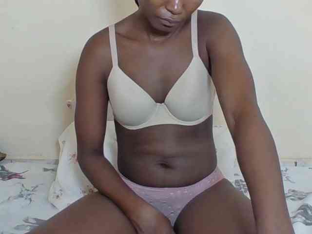 Ebonycutegal webcam