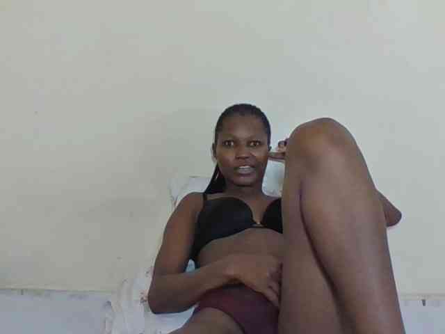 Ebonycutegal webcam