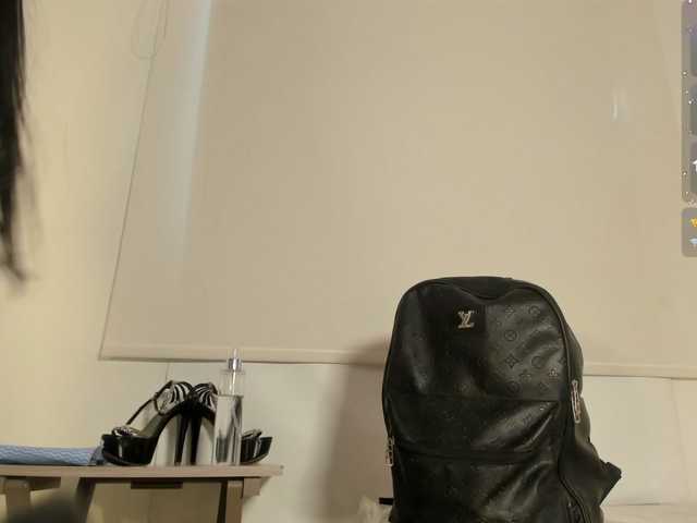 EmilyJhons webcam