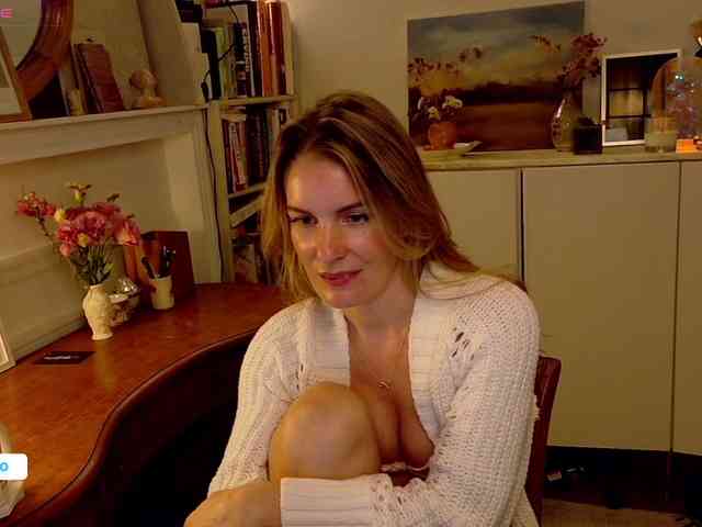 MissTheaCamille webcam