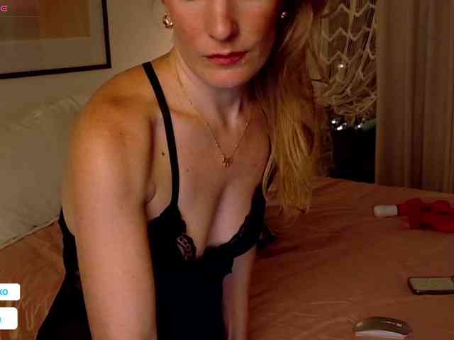 MissTheaCamille webcam