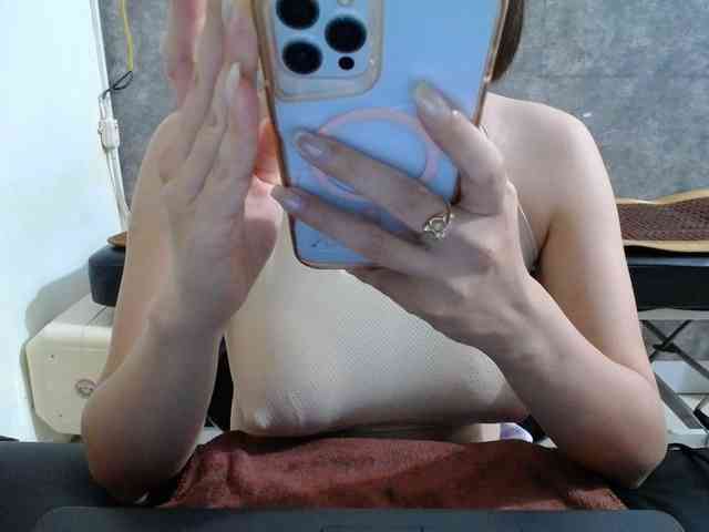 HotQueen93 webcam